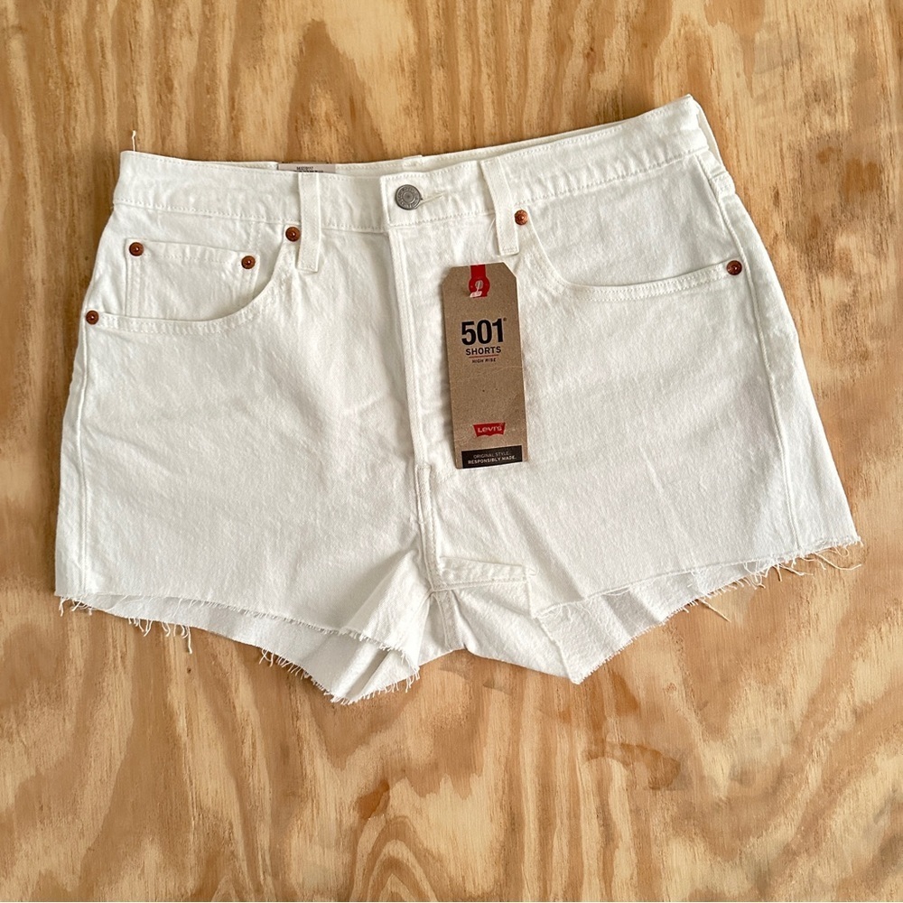 👉 Levi's 501 High Rise Fitted Through Hip Size 31  Women's White Denim Shorts